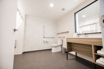 Tru By Hilton Yarmouth,Nova Scotia>>Dayton,3 star