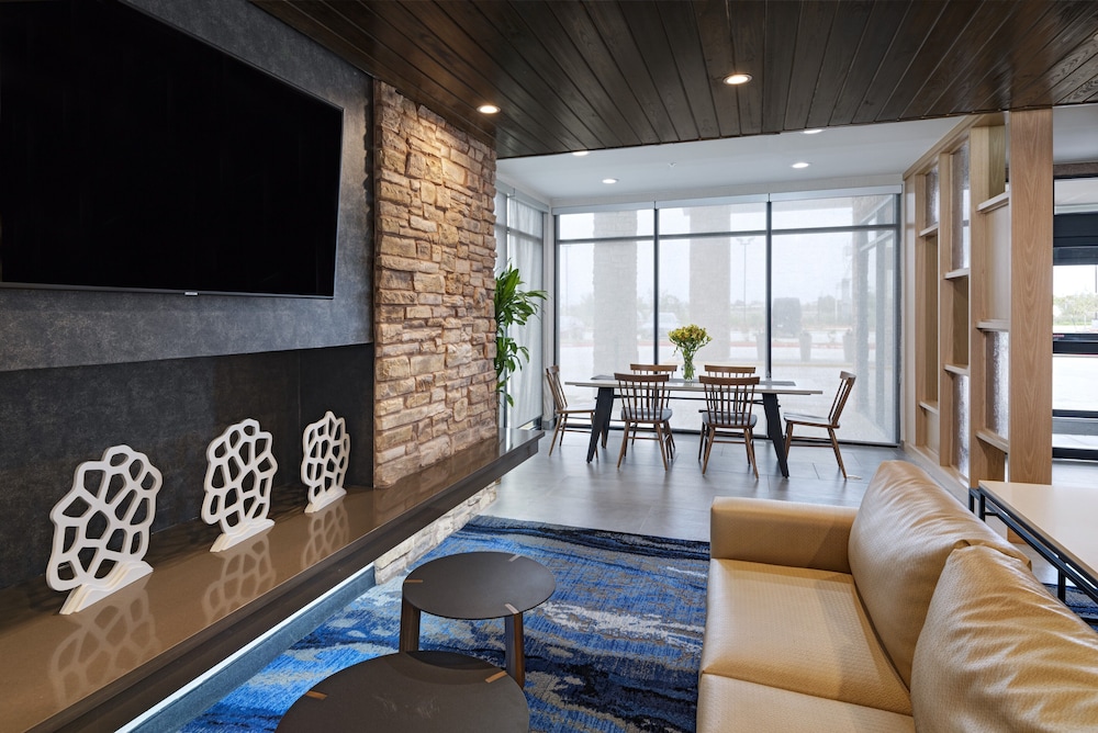 fairfield inn and suites by marriott waller