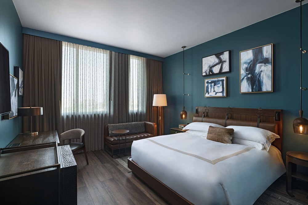 thompson san antonio riverwalk