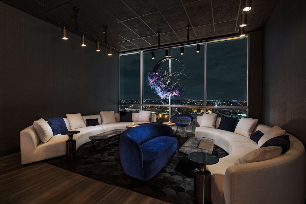 thompson san antonio riverwalk