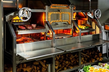 thompson san antonio riverwalk