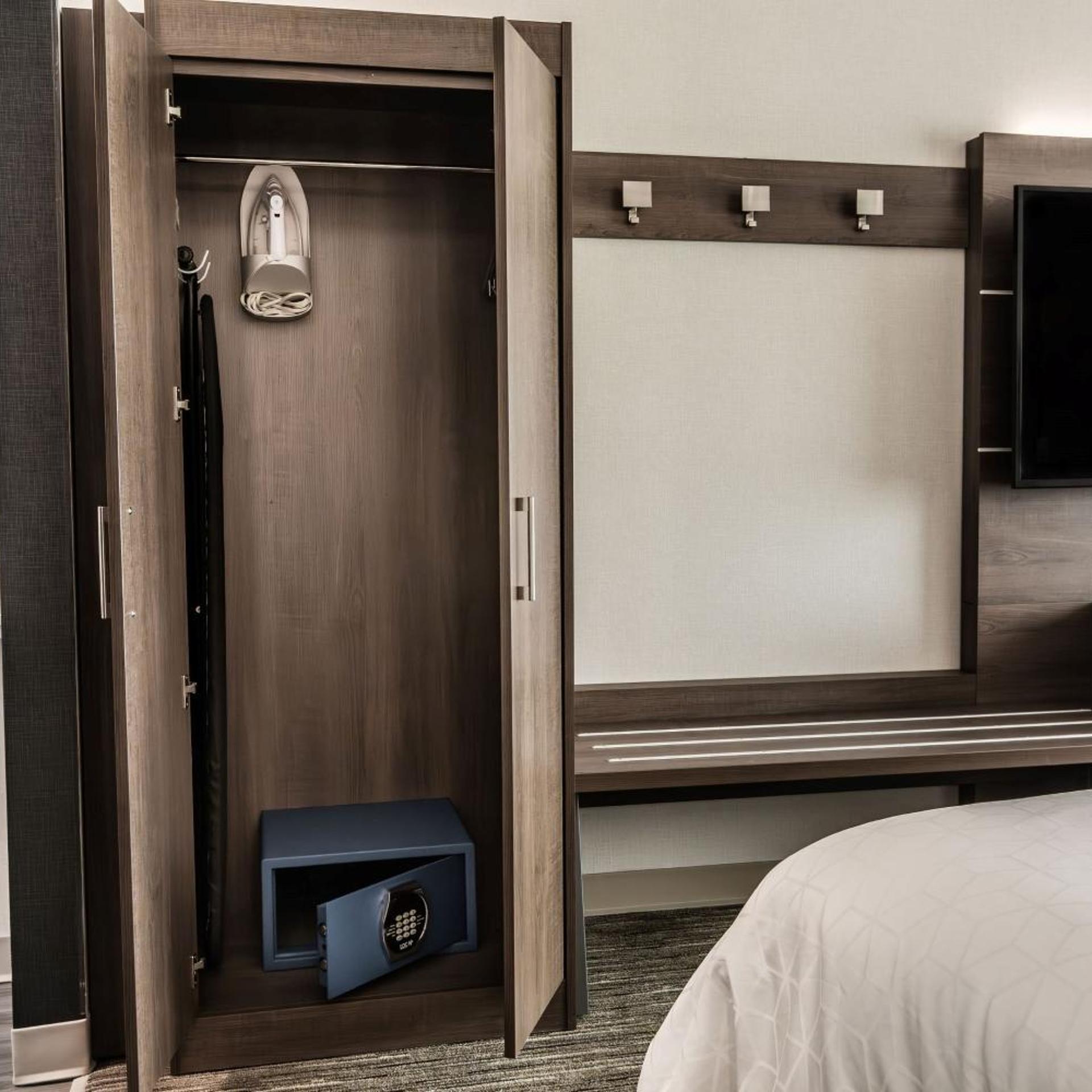 holiday inn express and suites welland an ihg hotel