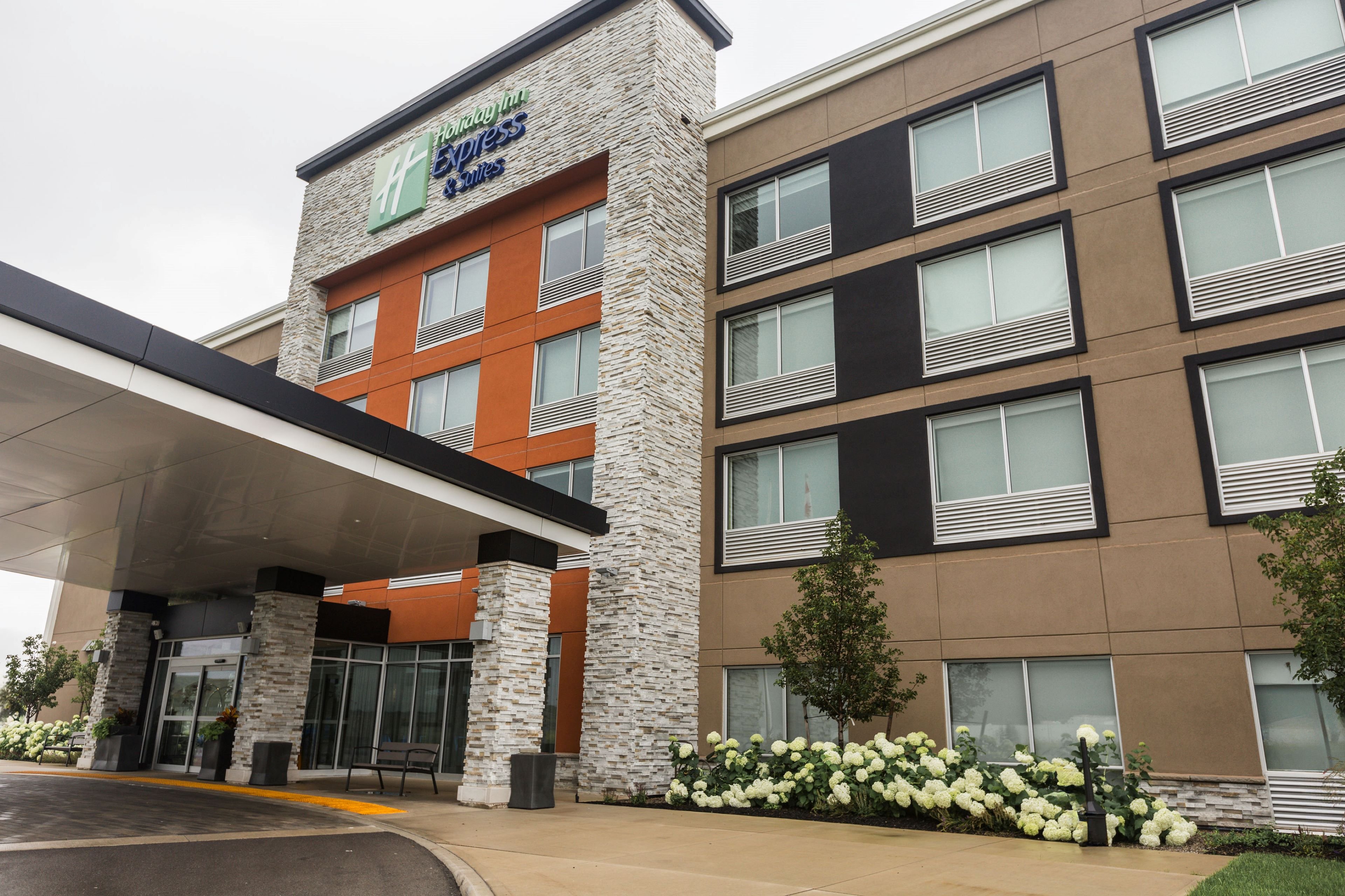 holiday inn express and suites welland an ihg hotel