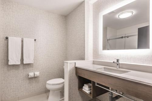 holiday inn express and suites welland an ihg hotel