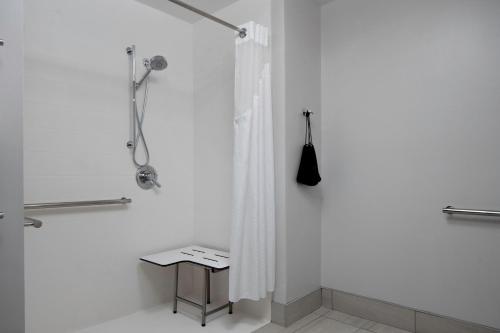 holiday inn express and suites griffin an ihg hotel