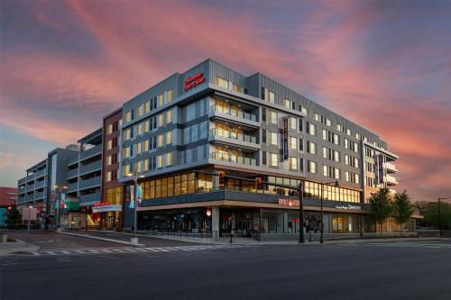 hampton inn and suites watertown boston