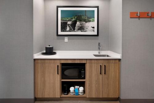 hampton inn and suites watertown boston