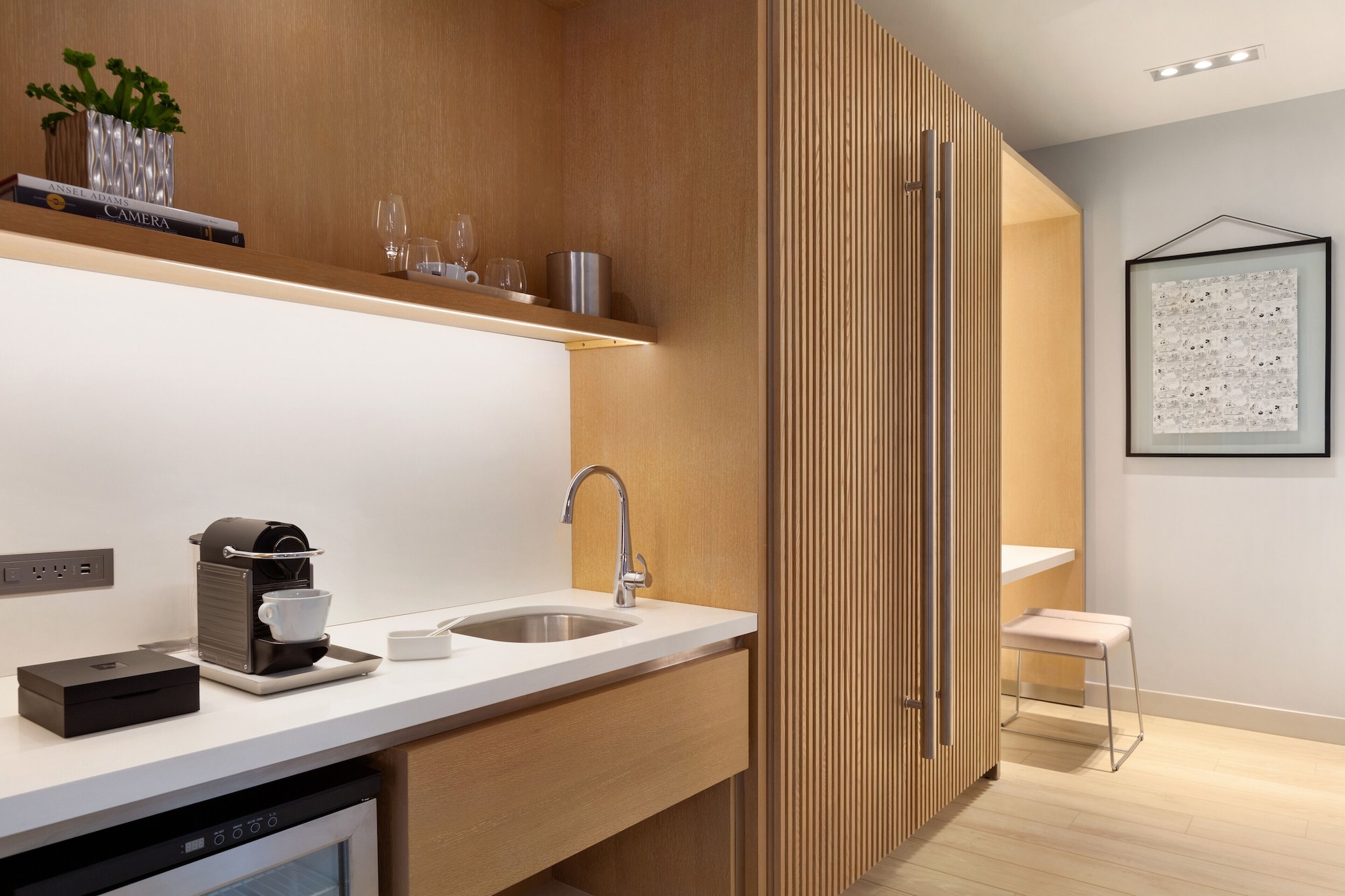 the viv hotel anaheim a tribute portfolio hotel