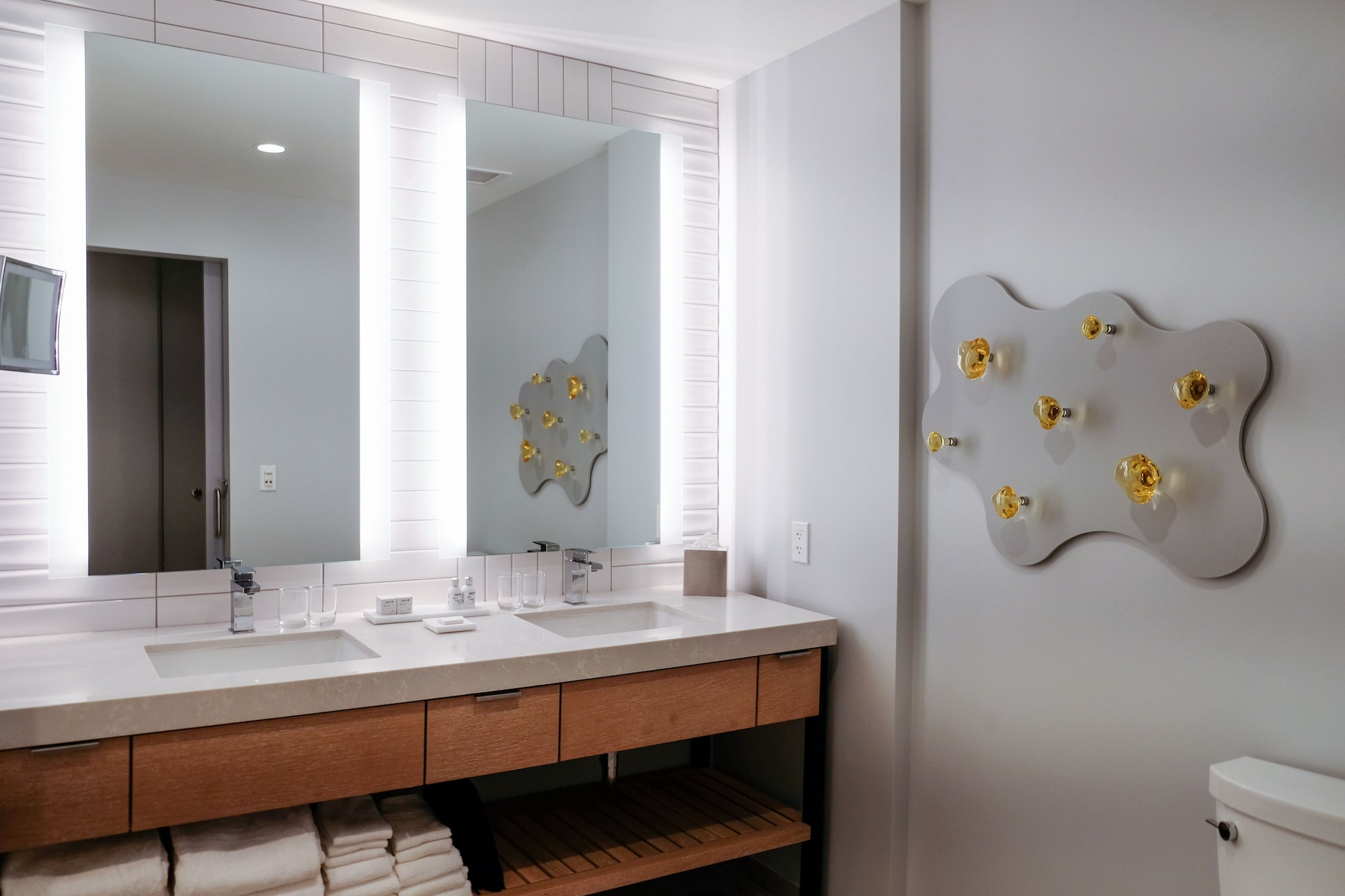 the viv hotel anaheim a tribute portfolio hotel