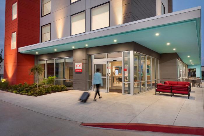 avid hotel fresnillo an ihg hotel