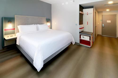 avid hotel fresnillo an ihg hotel