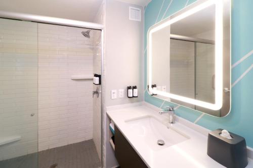 avid hotel fresnillo an ihg hotel