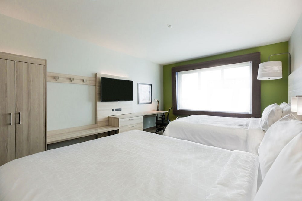 holiday inn express and suites edmonton n st albert