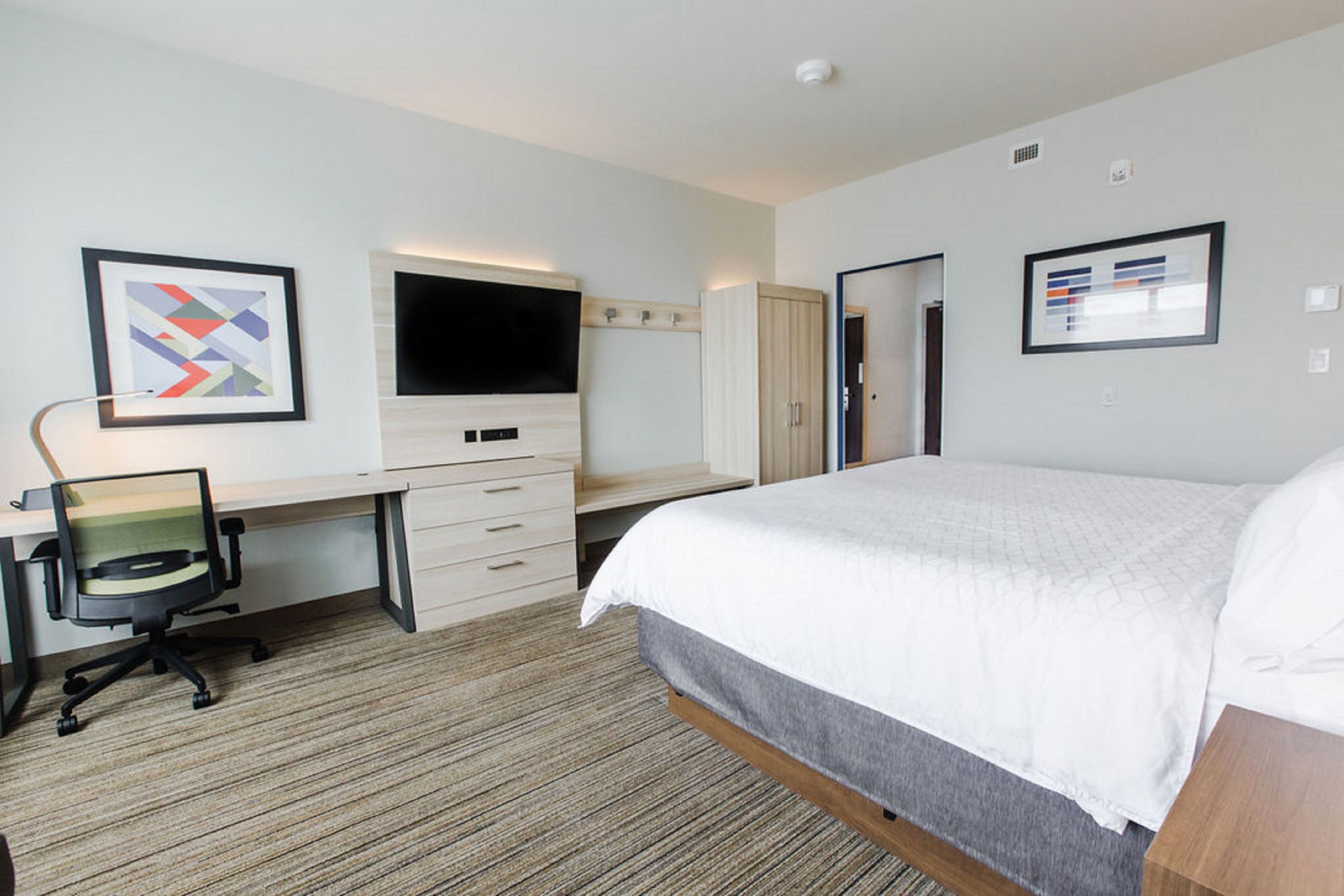 holiday inn express and suites edmonton n st albert
