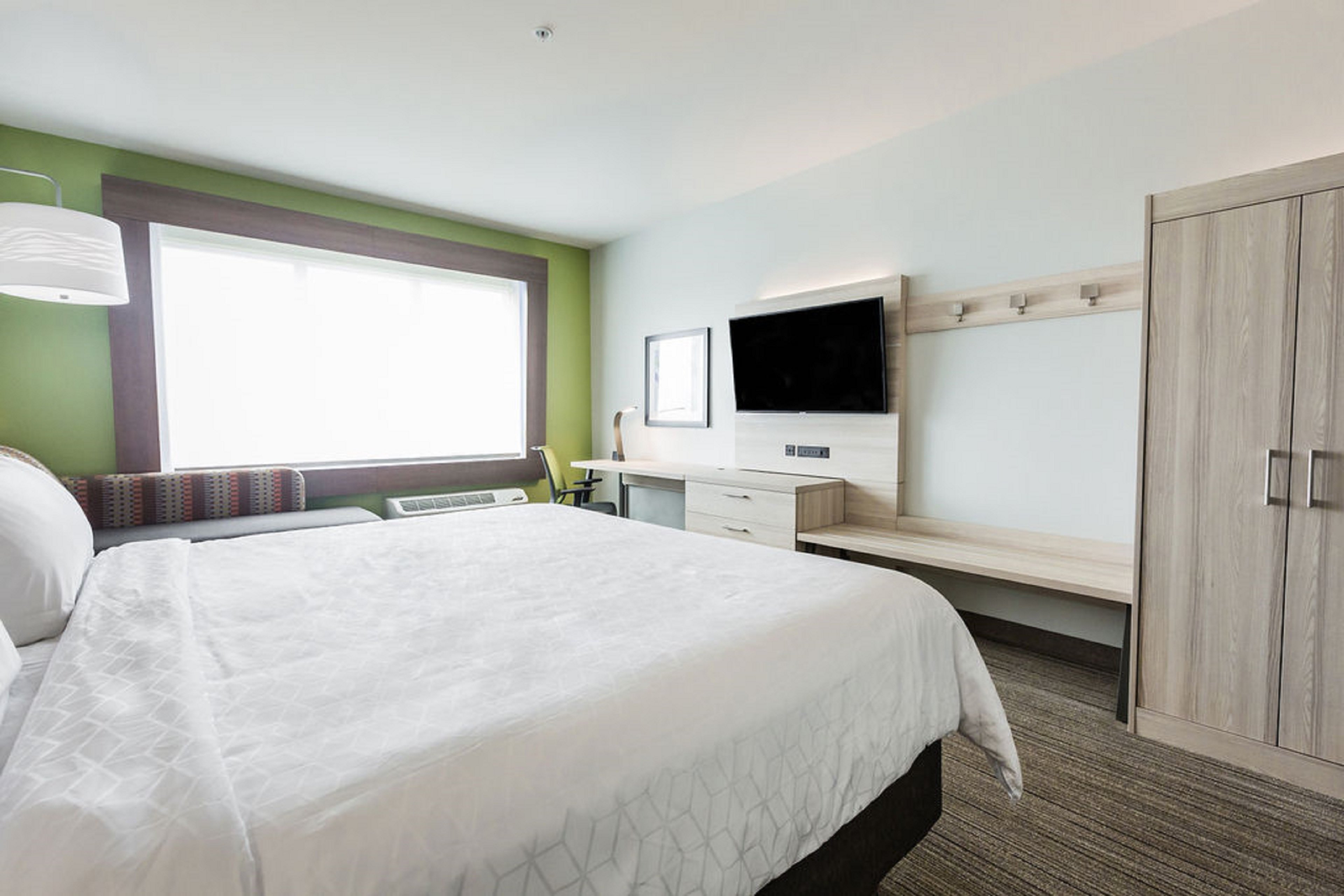 holiday inn express and suites edmonton n st albert
