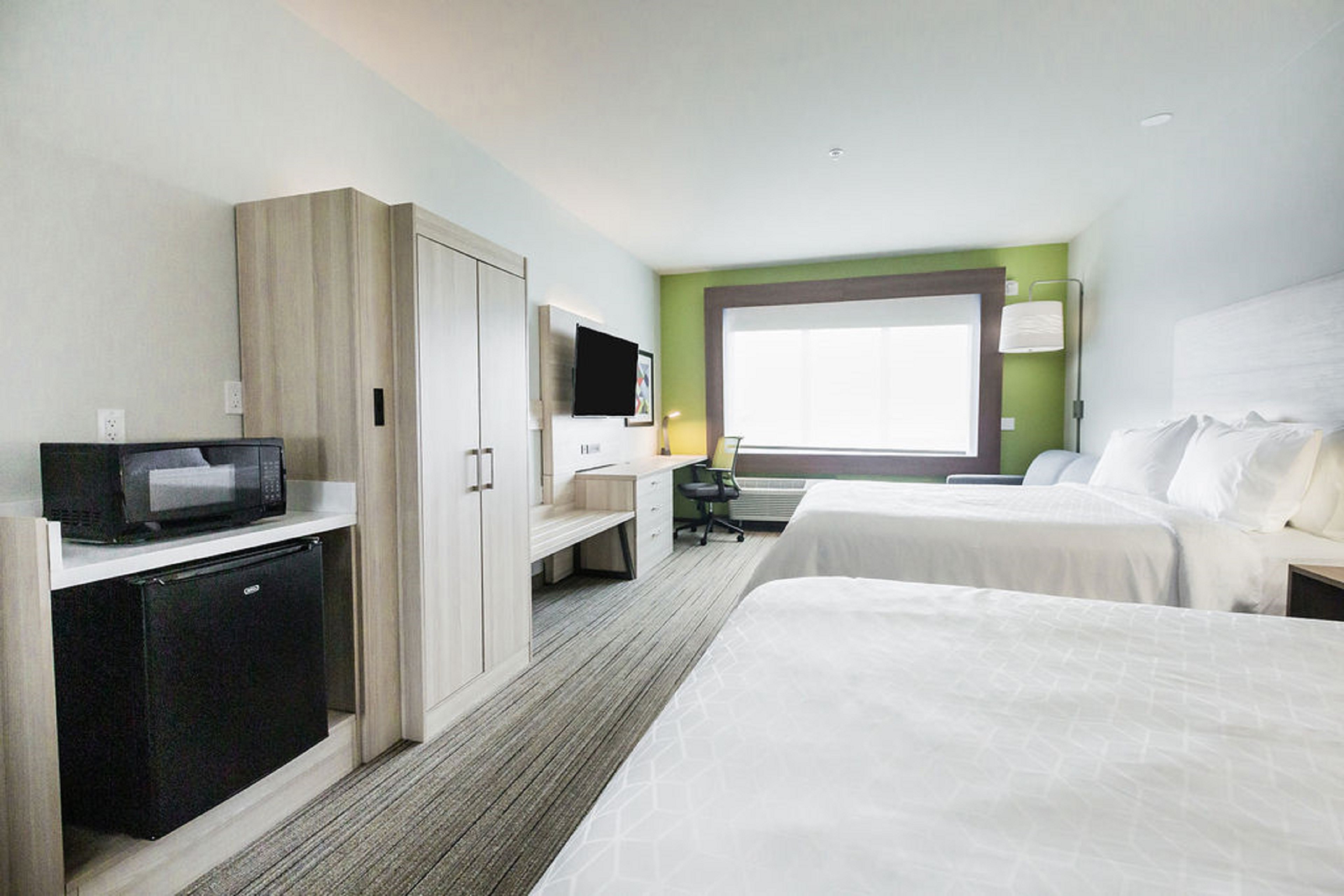holiday inn express and suites edmonton n st albert