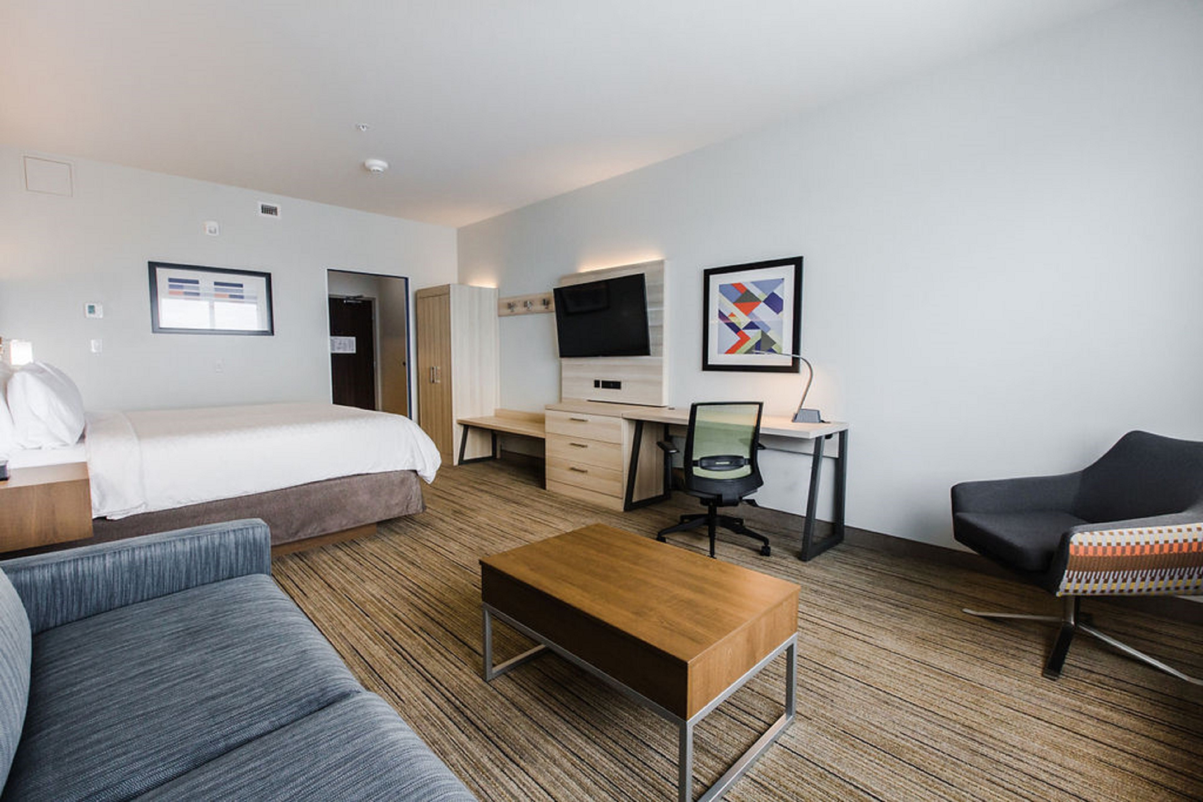 holiday inn express and suites edmonton n st albert