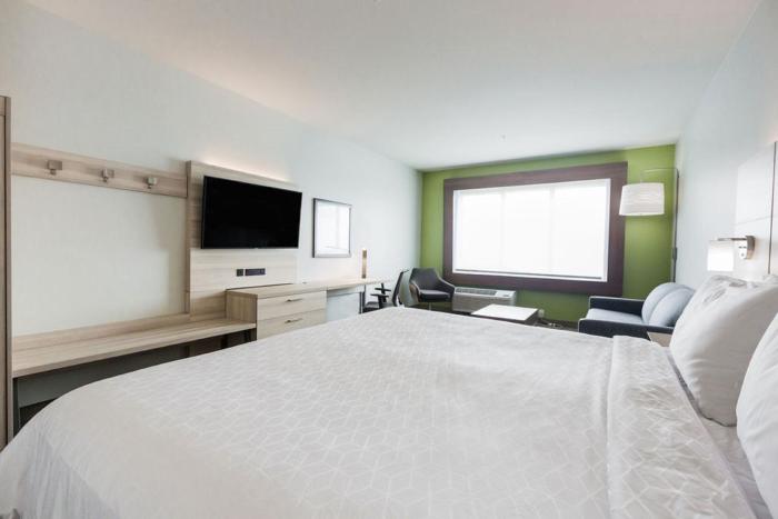 holiday inn express and suites edmonton n st albert