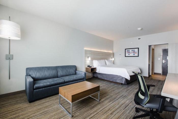 holiday inn express and suites edmonton n st albert