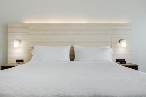 holiday inn express and suites edmonton n st albert