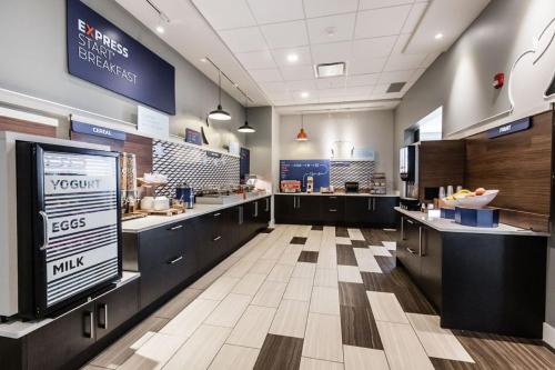 holiday inn express and suites edmonton n st albert