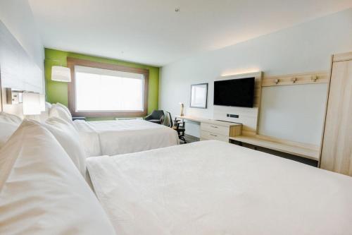 holiday inn express and suites edmonton n st albert