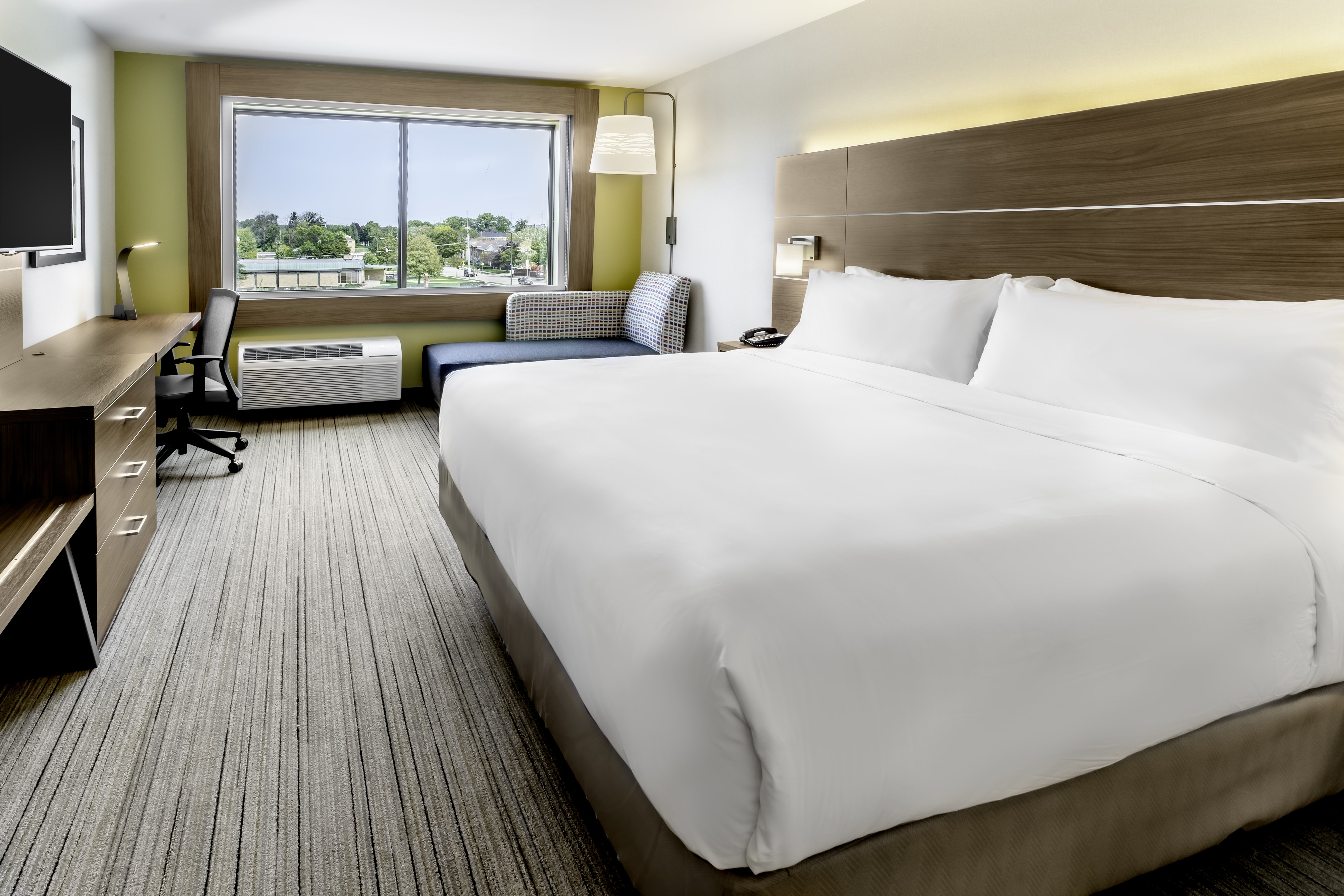 holiday inn express milwaukee west allis an ihg hotel