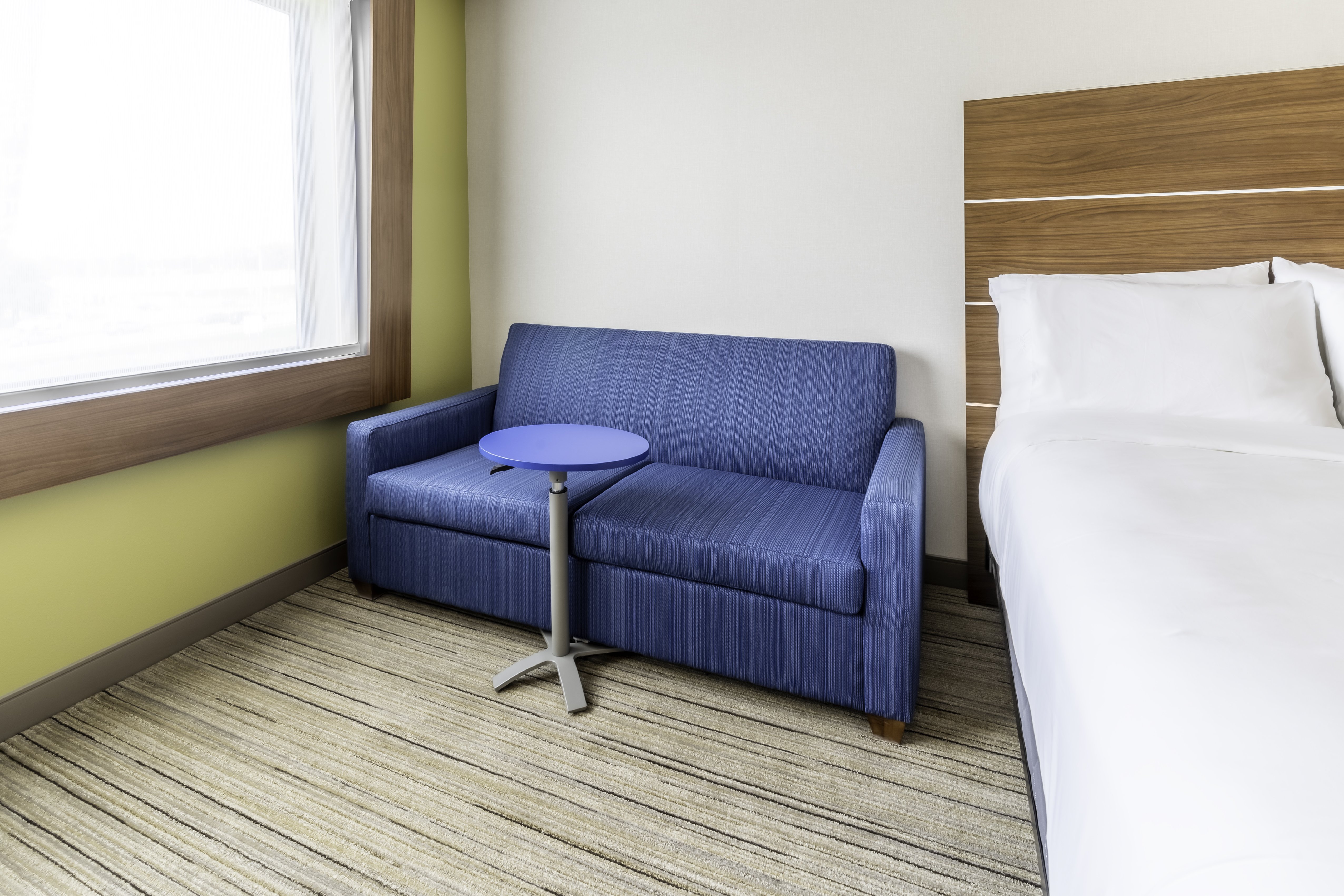 holiday inn express milwaukee west allis an ihg hotel
