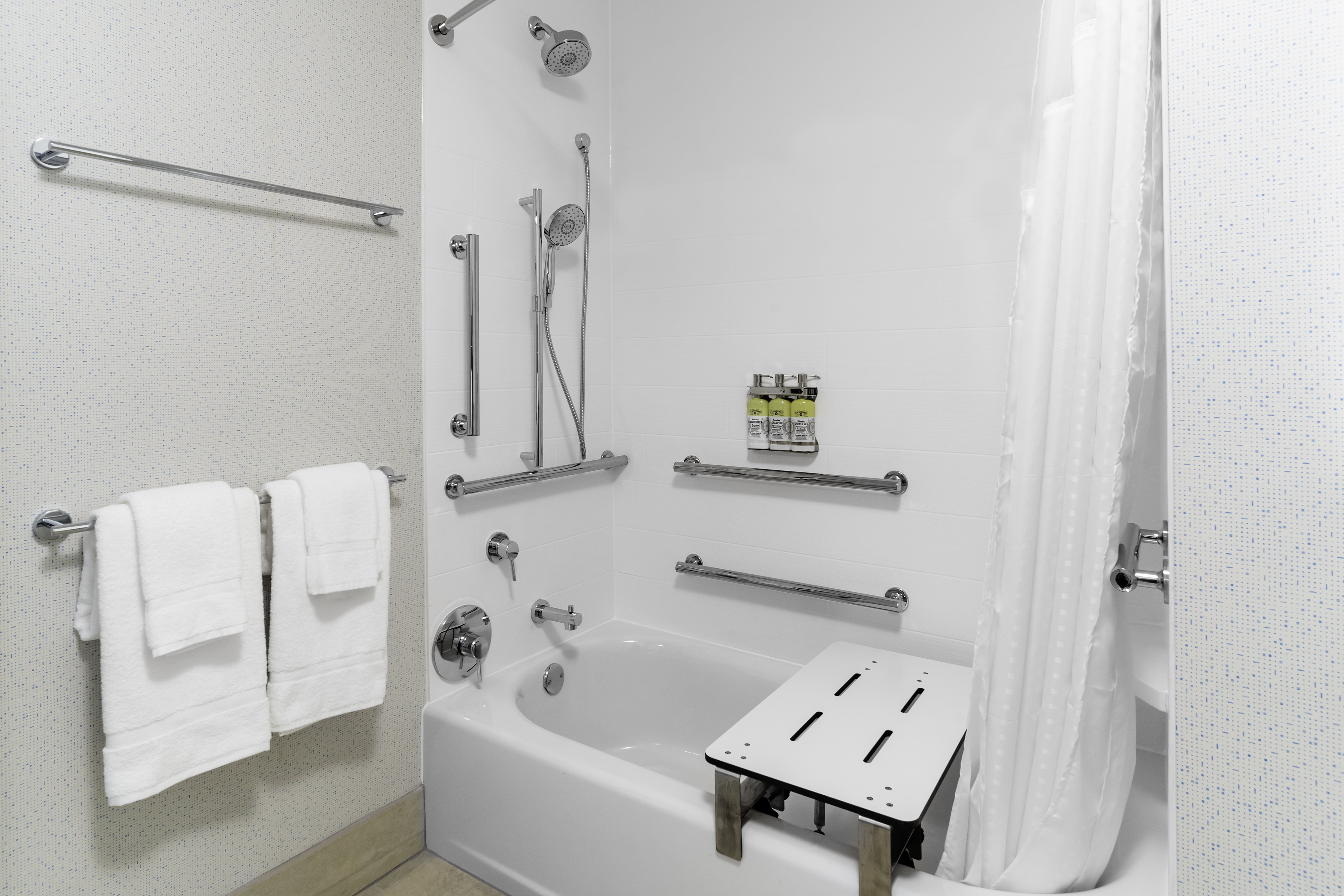 holiday inn express milwaukee west allis an ihg hotel