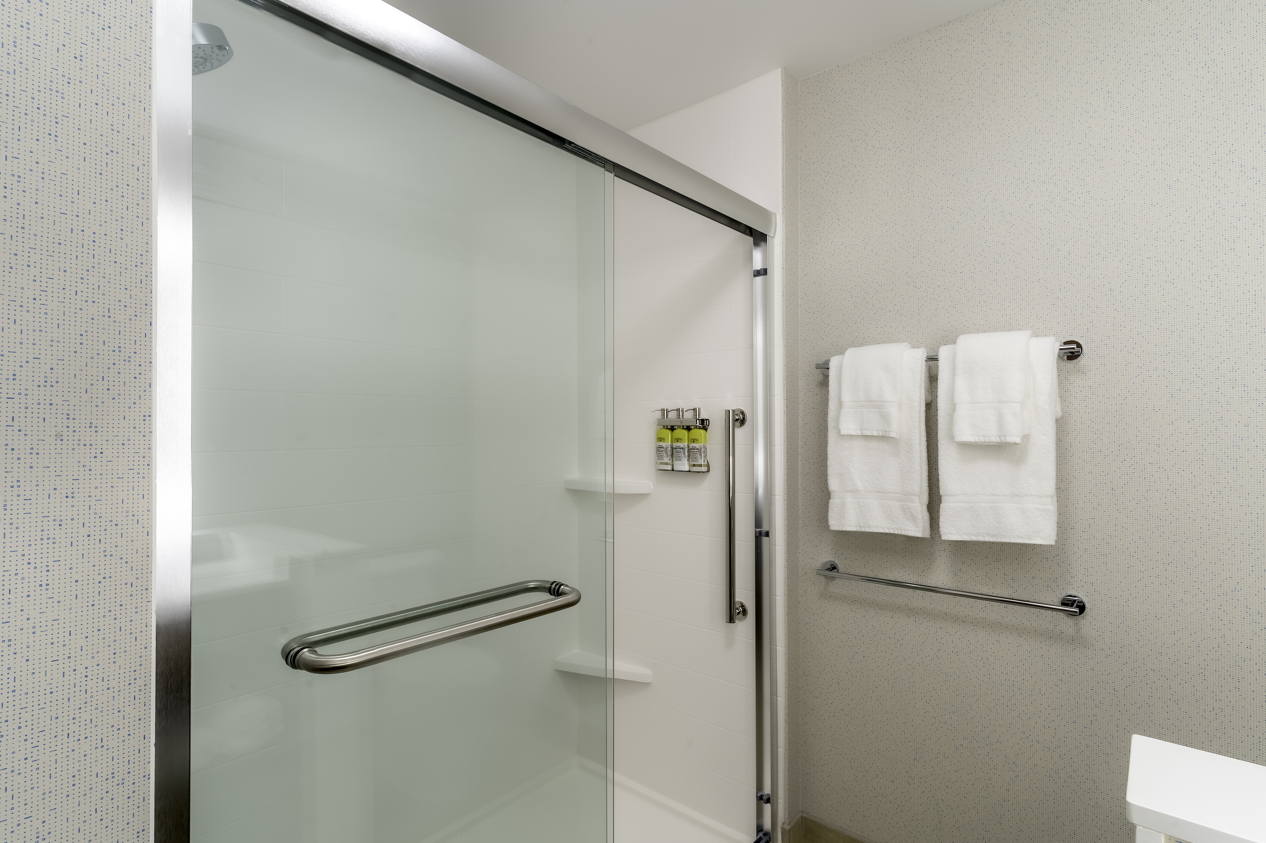 holiday inn express milwaukee west allis an ihg hotel