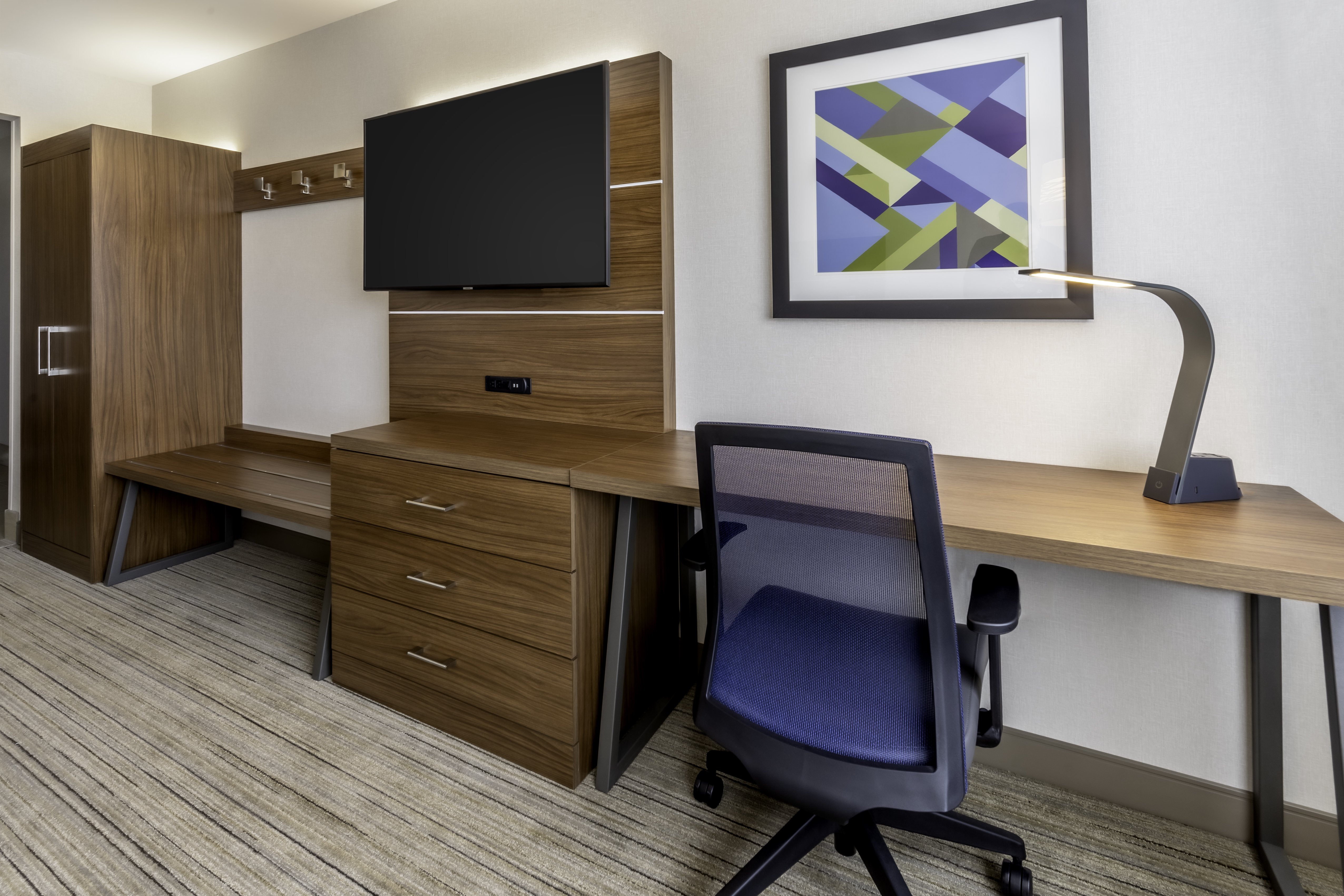 holiday inn express milwaukee west allis an ihg hotel
