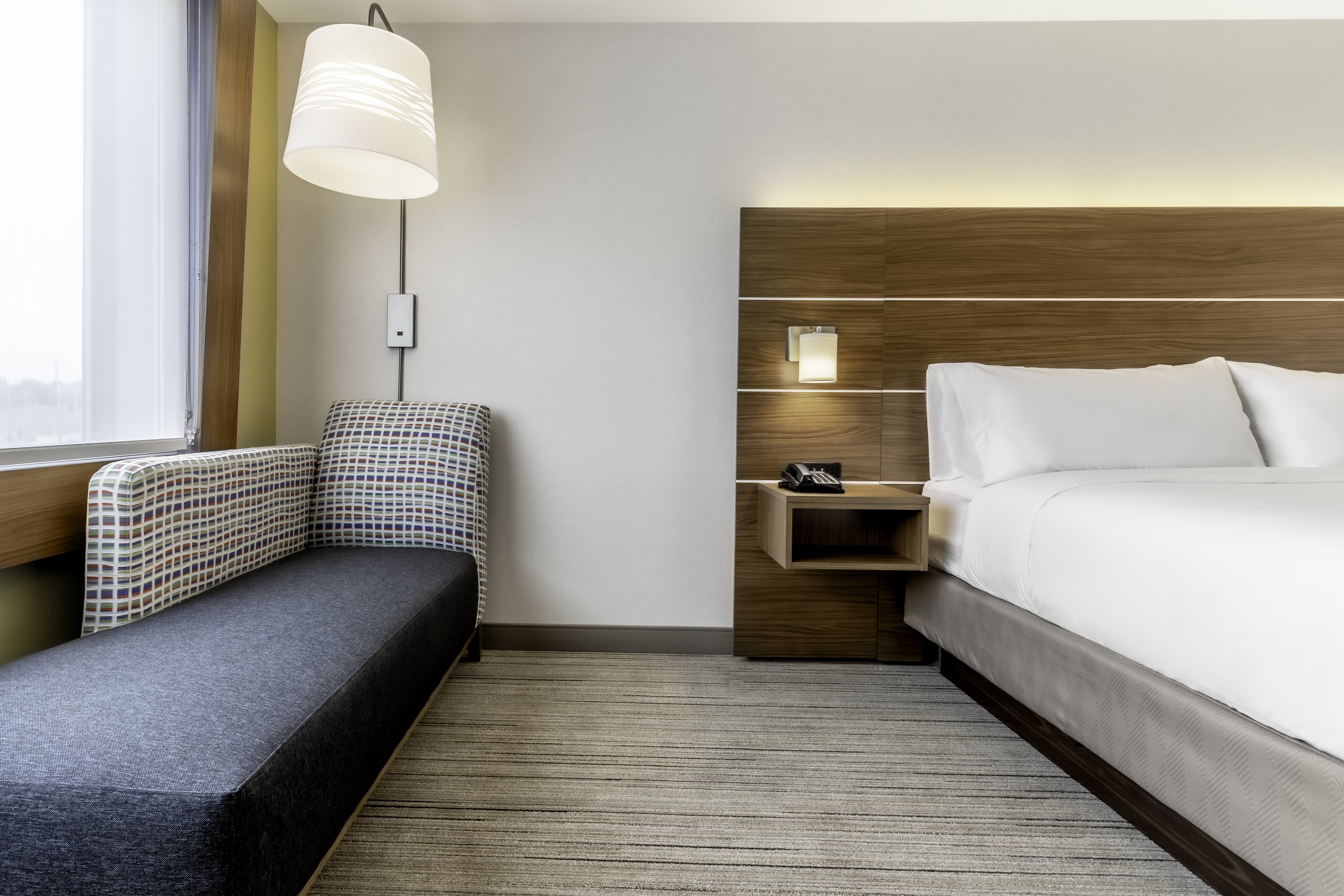 holiday inn express milwaukee west allis an ihg hotel