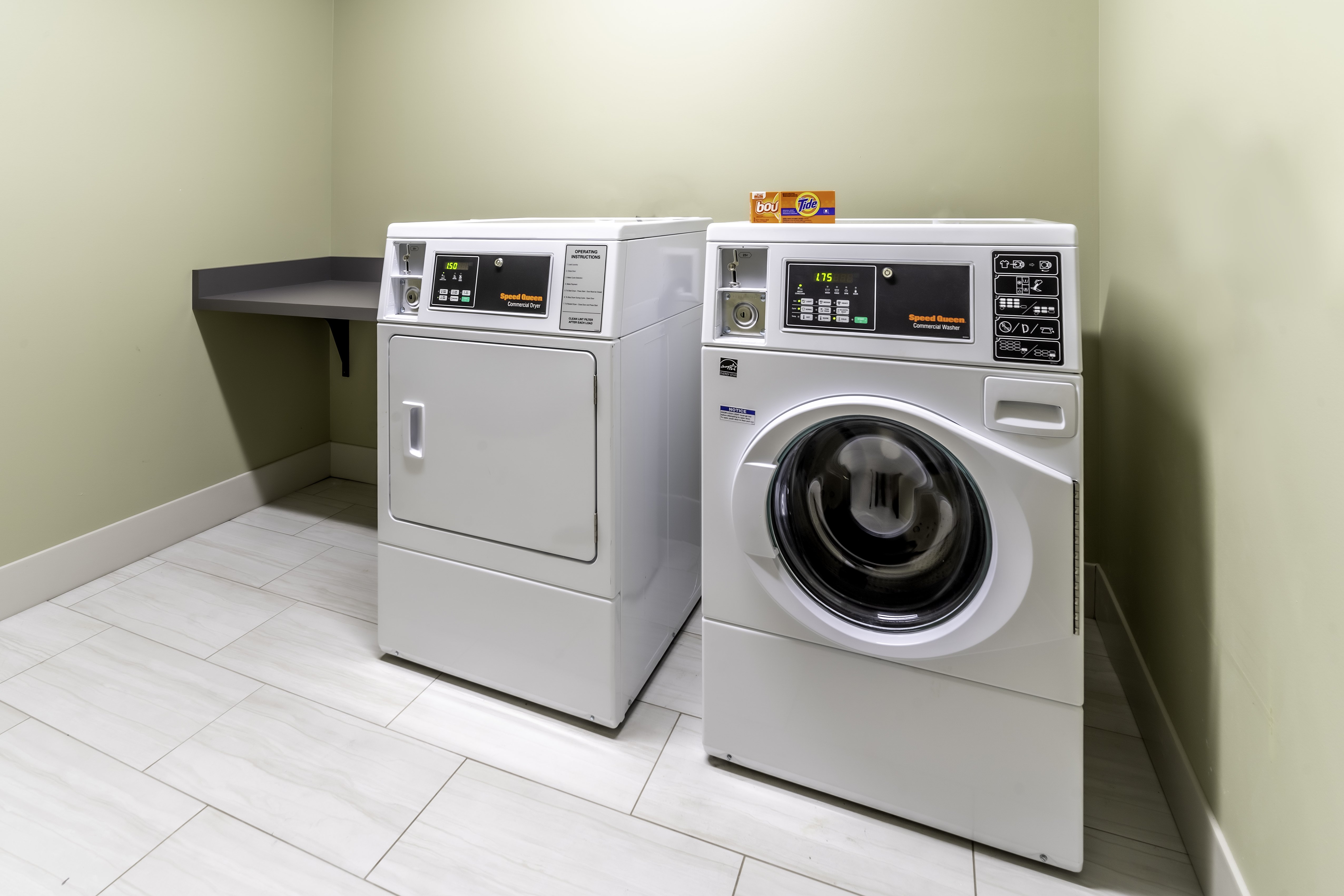 holiday inn express milwaukee west allis an ihg hotel