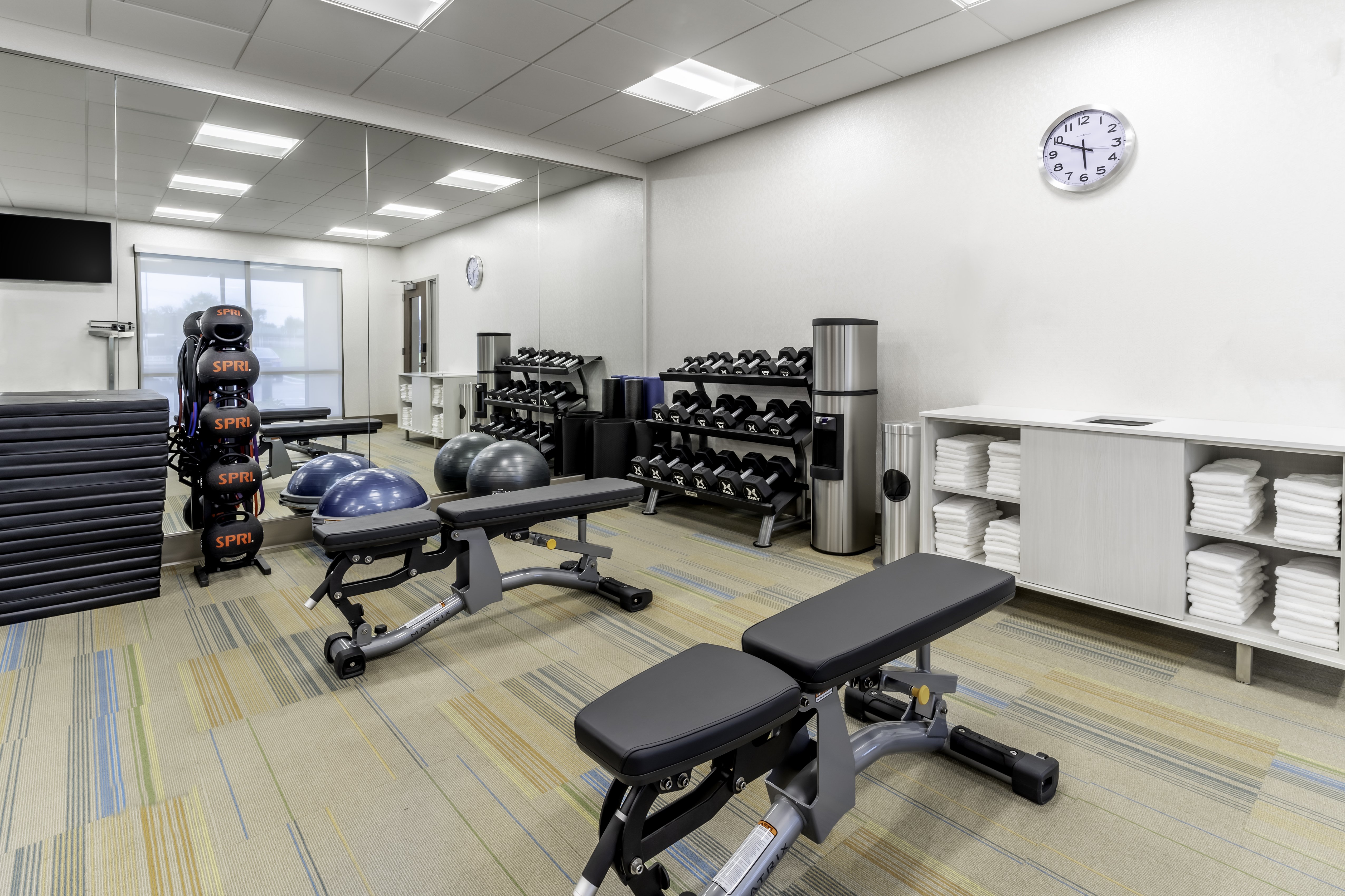 holiday inn express milwaukee west allis an ihg hotel