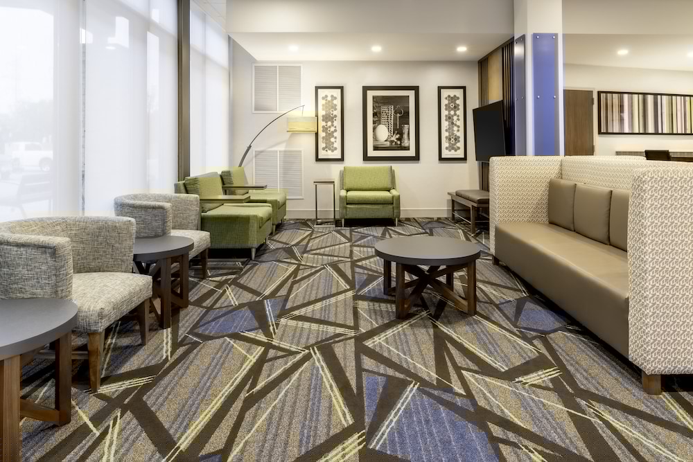 holiday inn express milwaukee west allis an ihg hotel