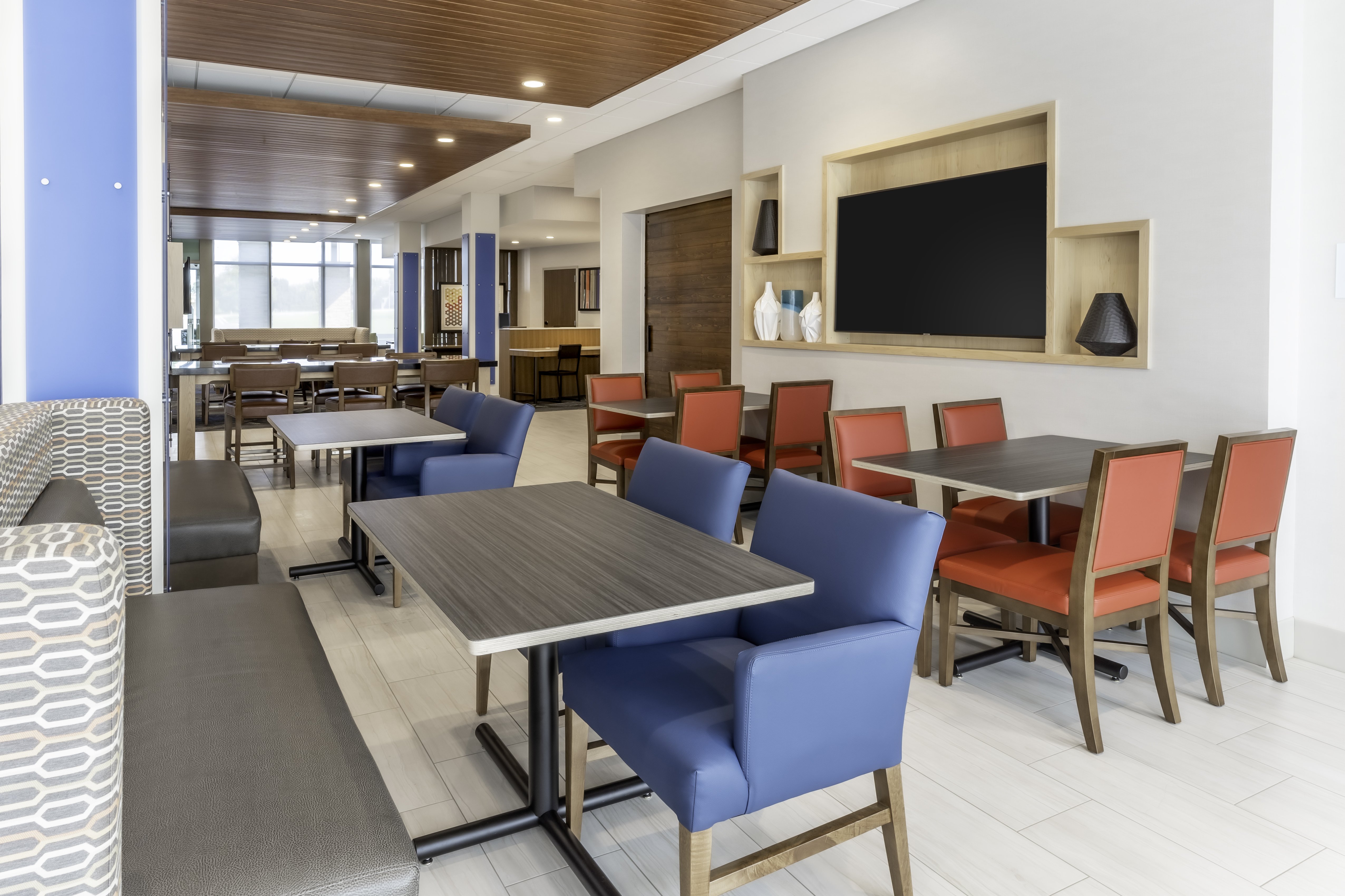 holiday inn express milwaukee west allis an ihg hotel