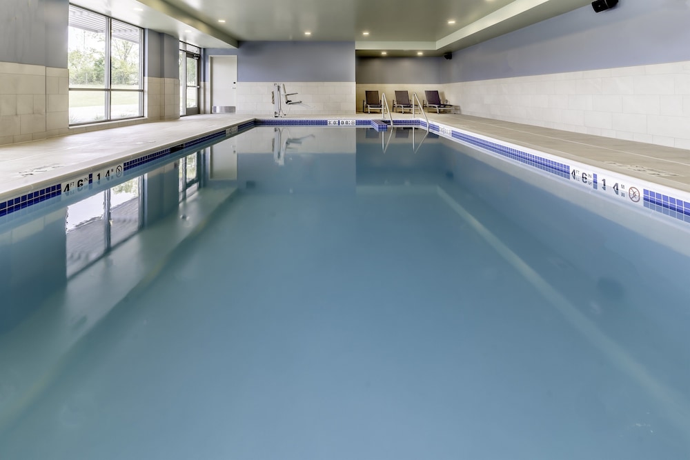 holiday inn express milwaukee west allis an ihg hotel