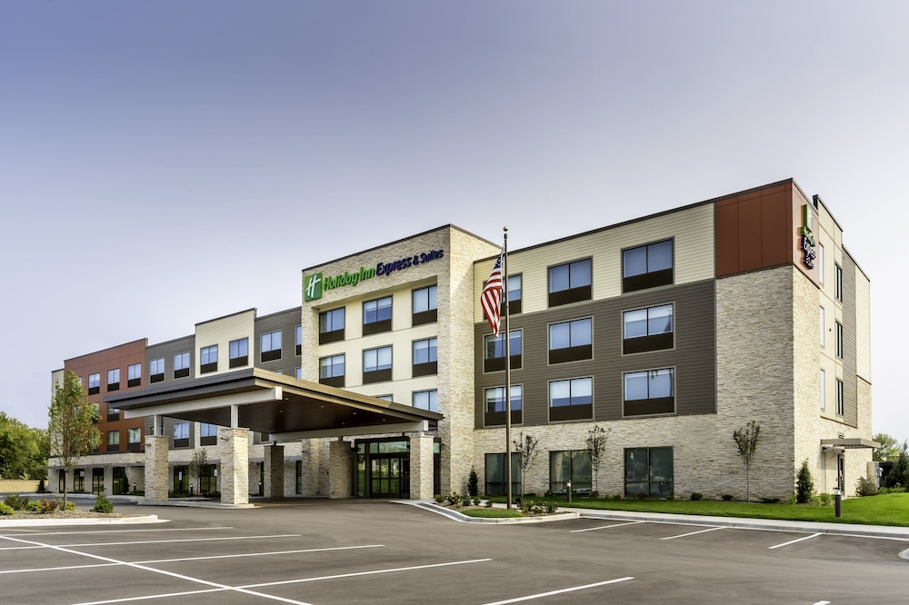 holiday inn express milwaukee west allis an ihg hotel