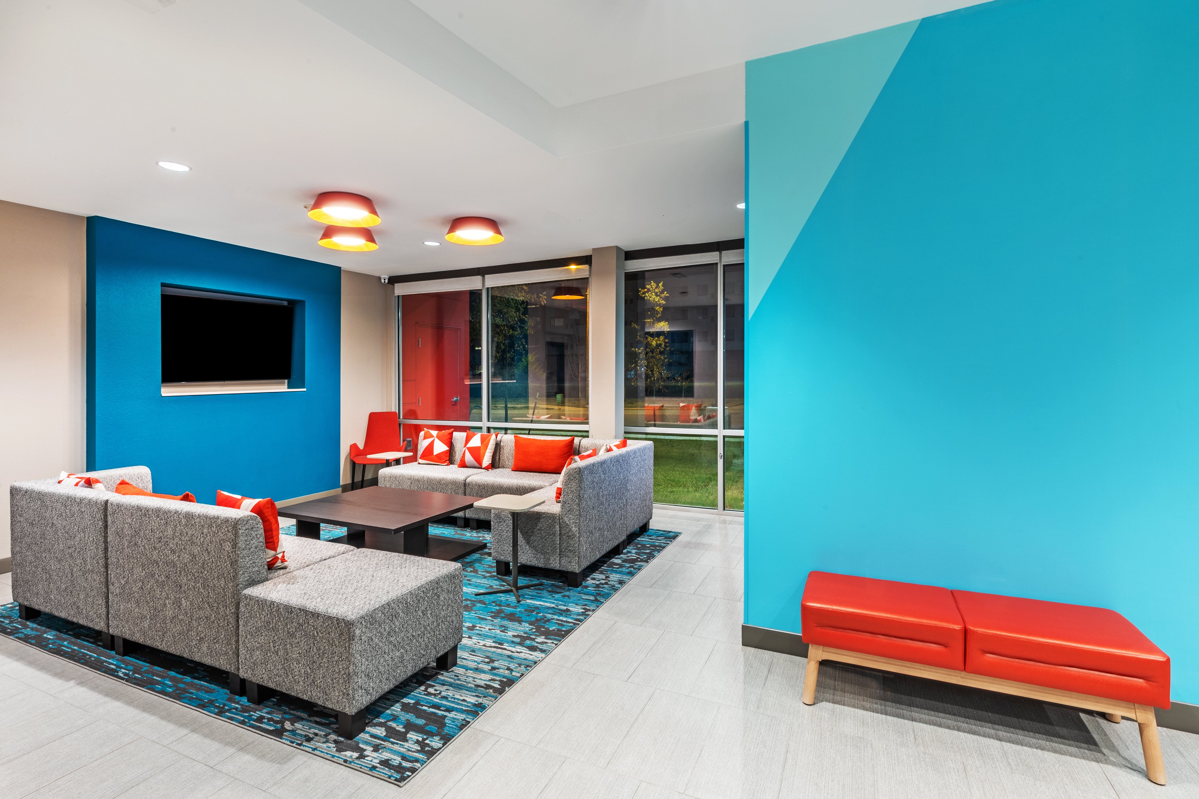 avid hotels bentonville rogers an ihg hotel