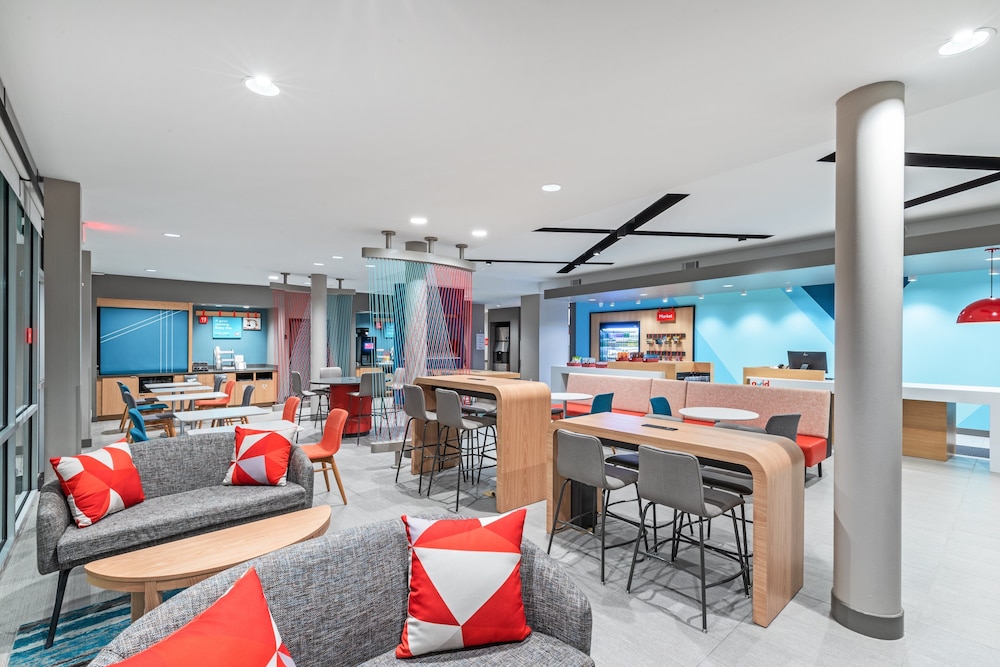 avid hotels bentonville rogers an ihg hotel