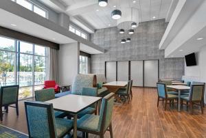 hampton inn and suites macclenny i 10