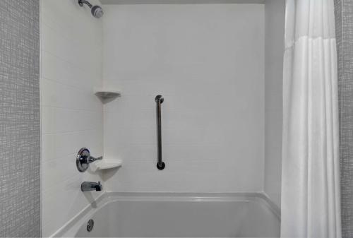 hampton inn and suites macclenny i 10