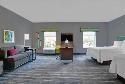 hampton inn and suites macclenny i 10