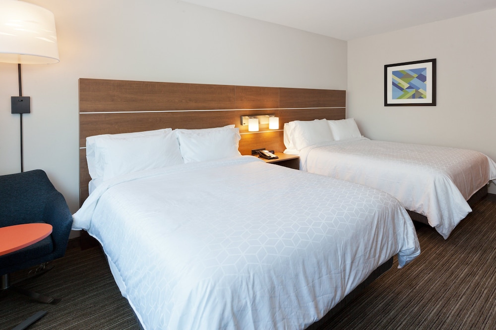 holiday inn express and suites fayetteville an ihg hotel