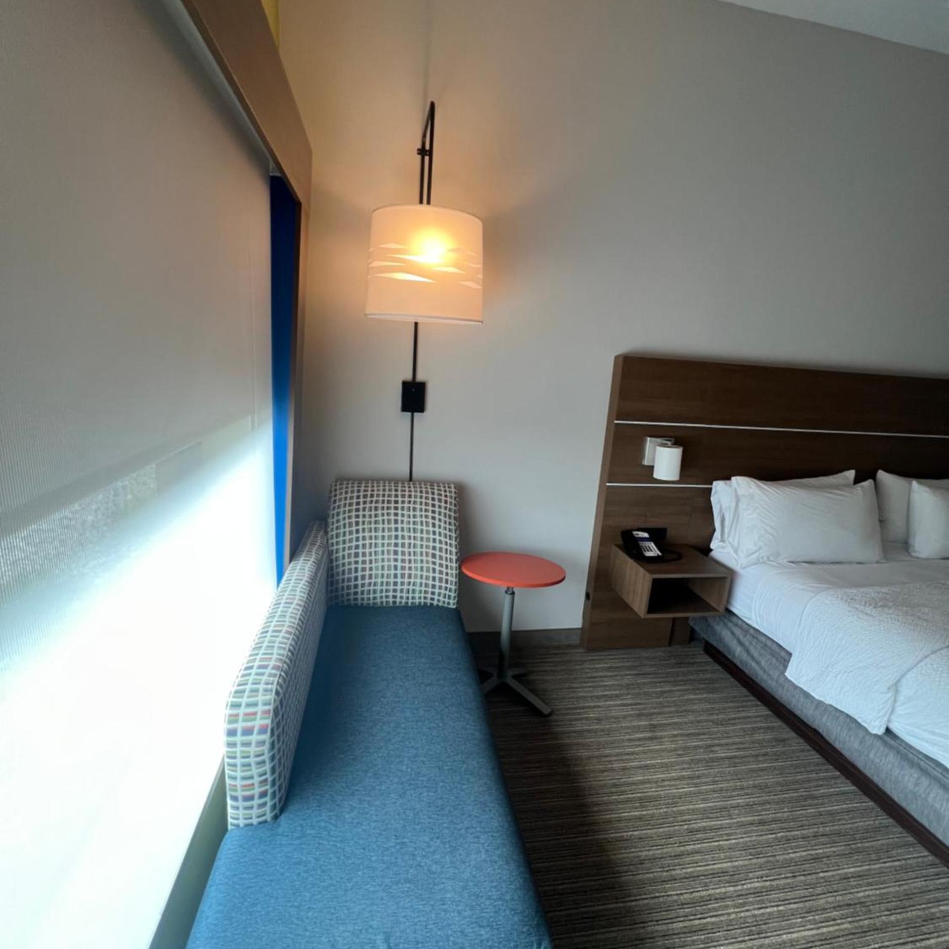 holiday inn express and suites fayetteville an ihg hotel