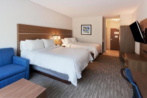 holiday inn express and suites fayetteville an ihg hotel