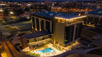 hotel indigo columbus at riverfront place an ihg hotel