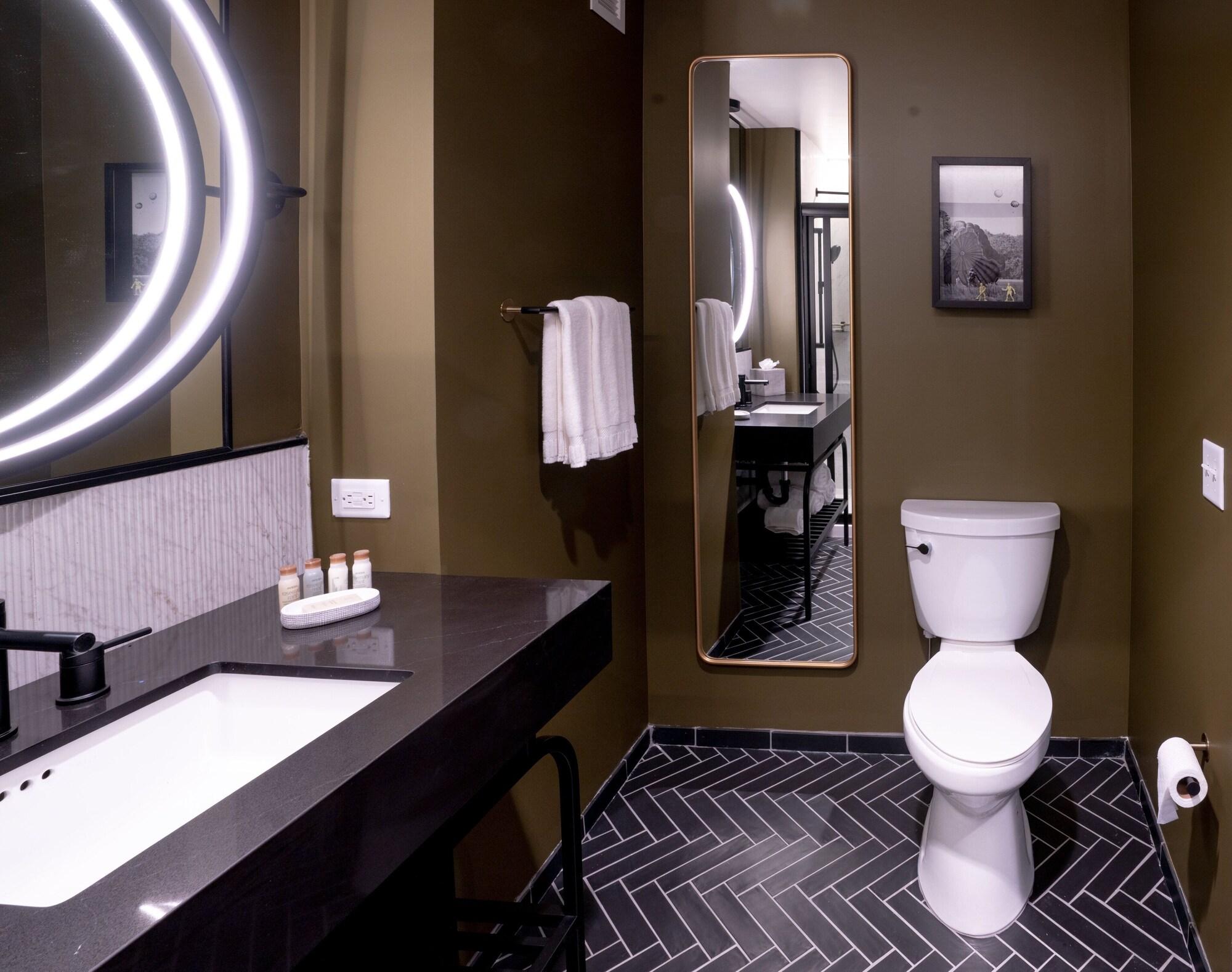 hotel indigo columbus at riverfront place an ihg hotel