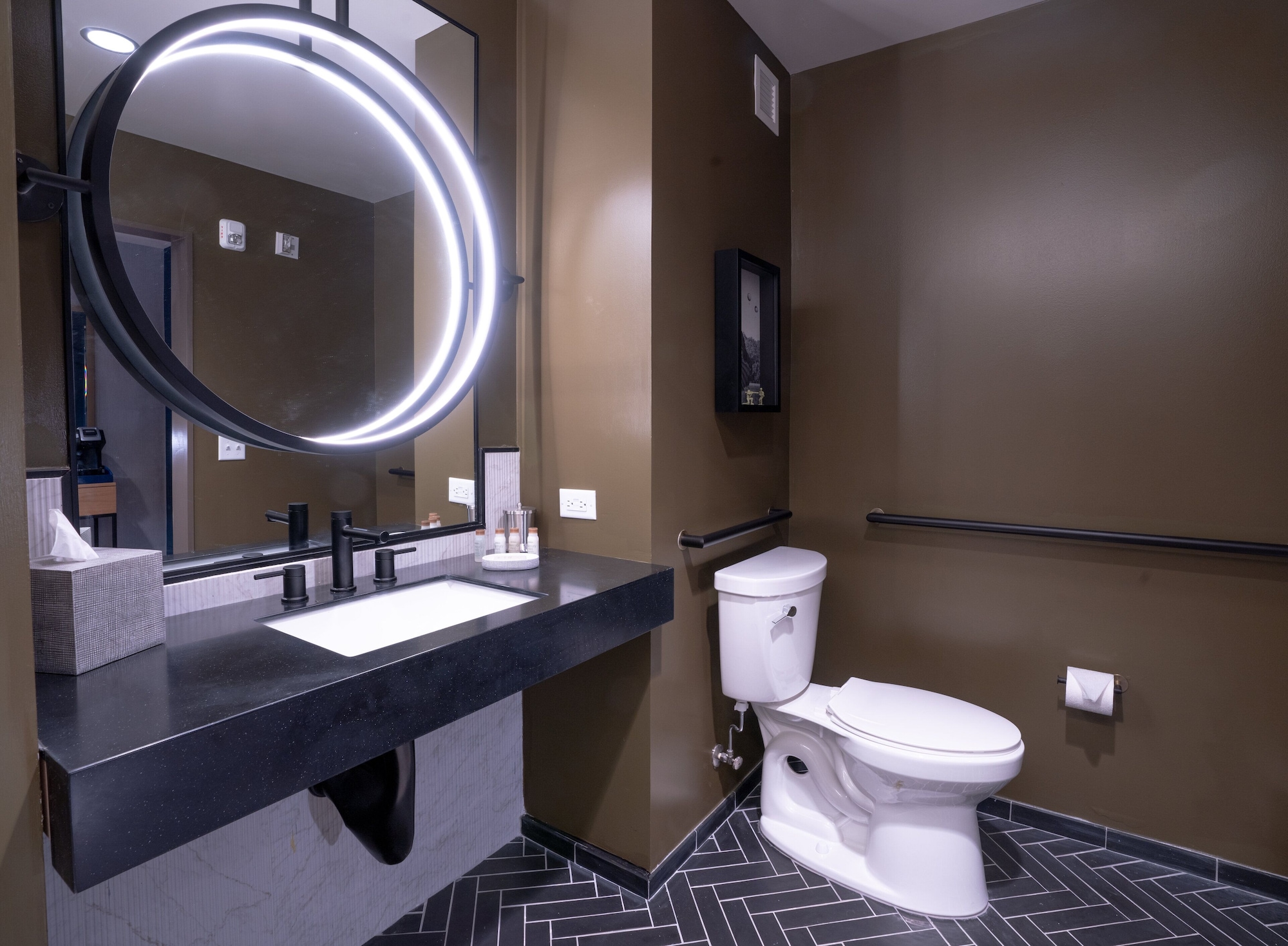 hotel indigo columbus at riverfront place an ihg hotel