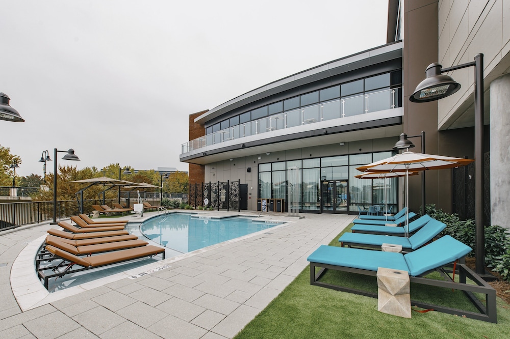 hotel indigo columbus at riverfront place an ihg hotel